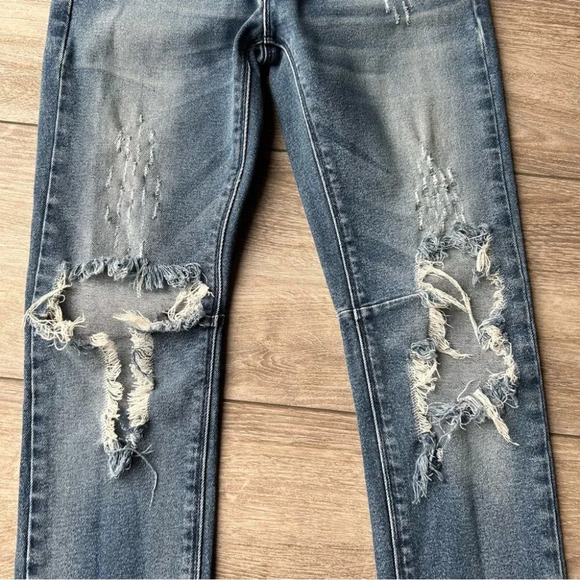 RtA ROAD  TO AWE Icon Distressed Skinny Jeans - Picture 5 of 16